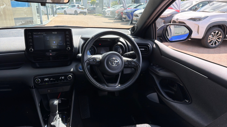 Toyota Yaris 1.5 Hybrid Dynamic 5dr CVT Hybrid Hatchback